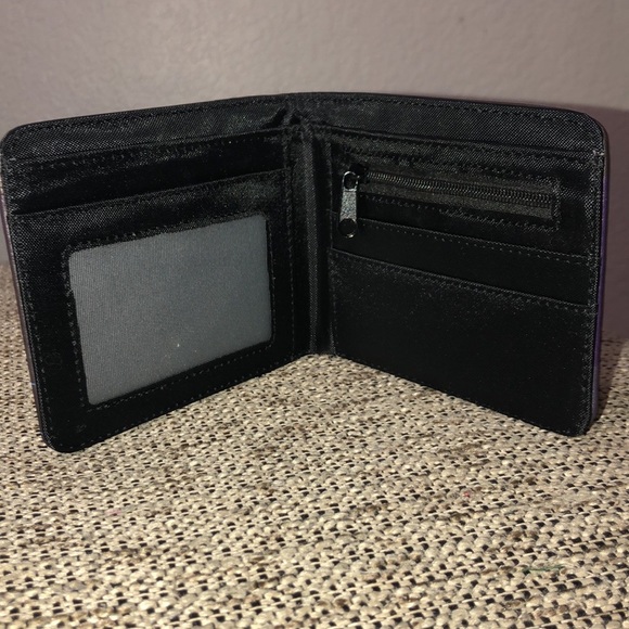 NWOT New ATTACK ON TITAN Bifold Wallet Unisex - Picture 4 of 4